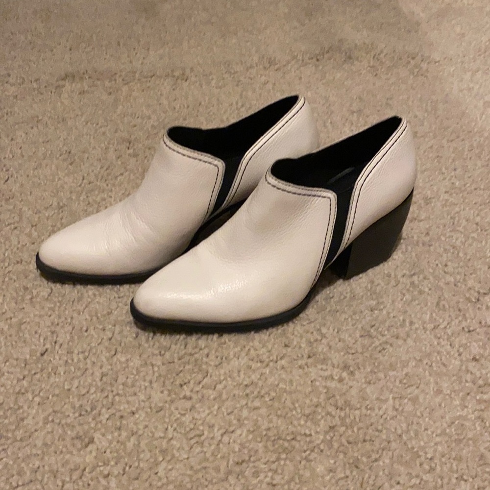 Naturalizer cream booties 8.5